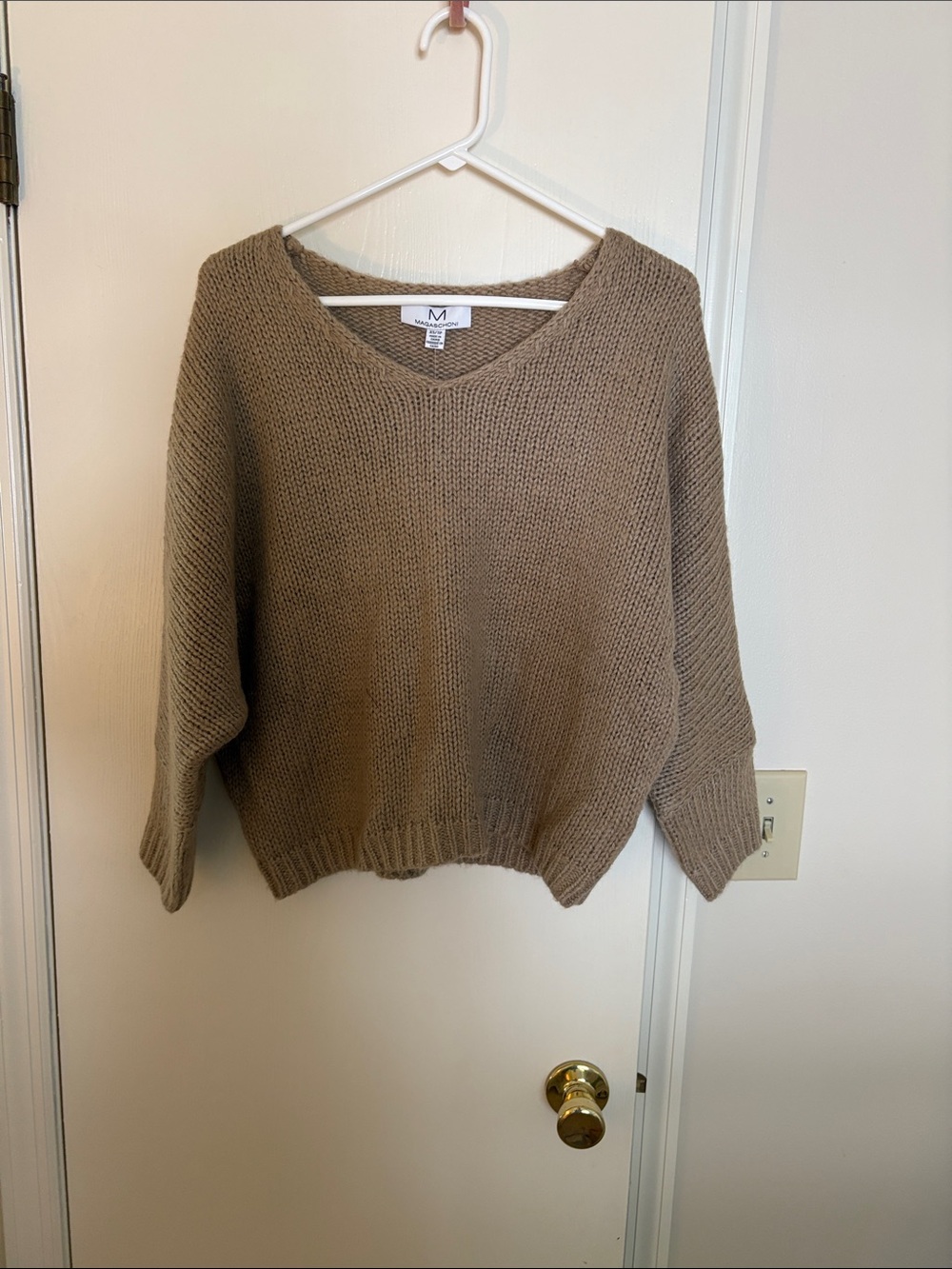 Cozy V-Neck Chunky Sweater - Taupe